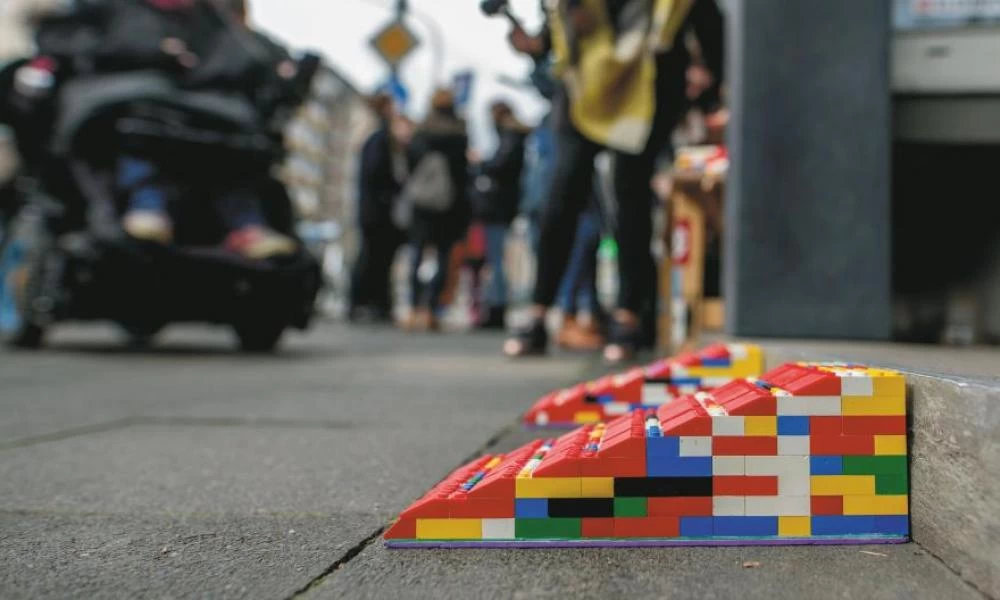 Ράμπες για ανάπηρους με... τουβλάκι Lego!